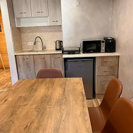 Boro Village アパート