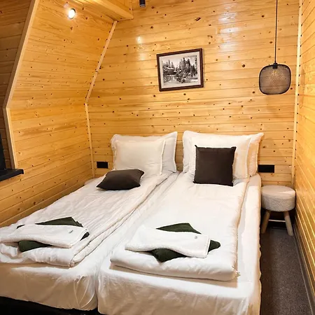 アパート Boro Village ボロヴェッツ