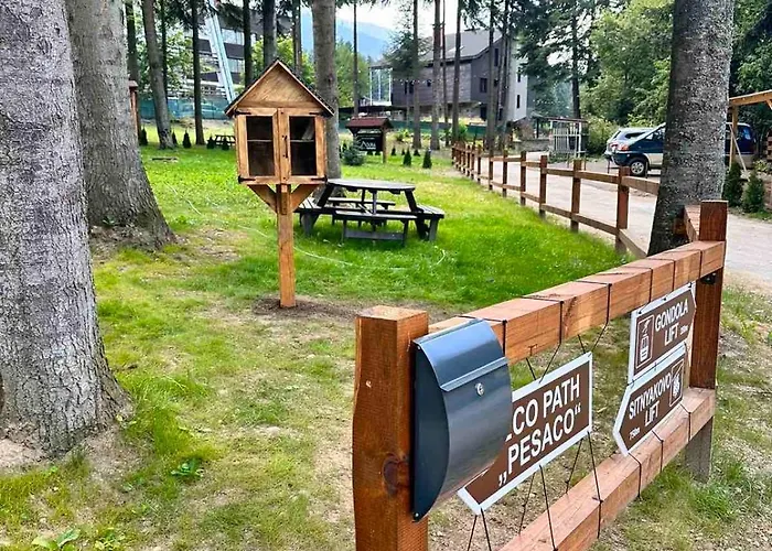 Boro Village Borowec